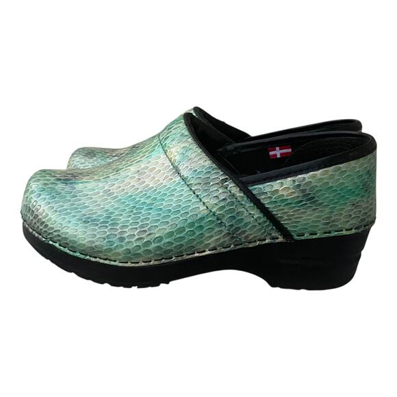 Sanita Professional Patent Leather Clogs EU 35 US 4 Iridescent Green Snake Print - Picture 14 of 15